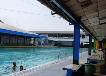 Kolam Renang Pasar Atom Surabaya