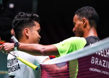 Ginting dan Coelho usai pertandingan Kejuaraan Dunia 2022 (Foto: BWF)