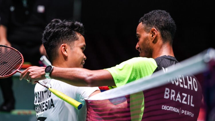 Ginting dan Coelho usai pertandingan Kejuaraan Dunia 2022 (Foto: BWF)