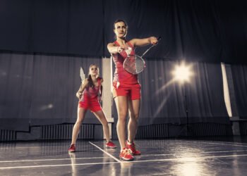 Teknik Dasar Permainan Bulu Tangkis (Foto: Freepik/master1305)