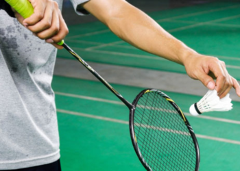 Cara Servis Bulu Tangkis (Foto: infosportsworld.com)