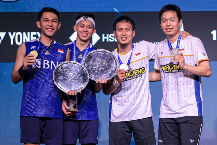 Fajar/Rian dan Ahsan/Hendra di Podium All England 2023 (Foto: PBSI)
