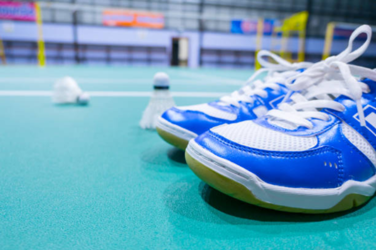 Rekomendasi Sepatu Badminton (Foto: istockphoto.com)