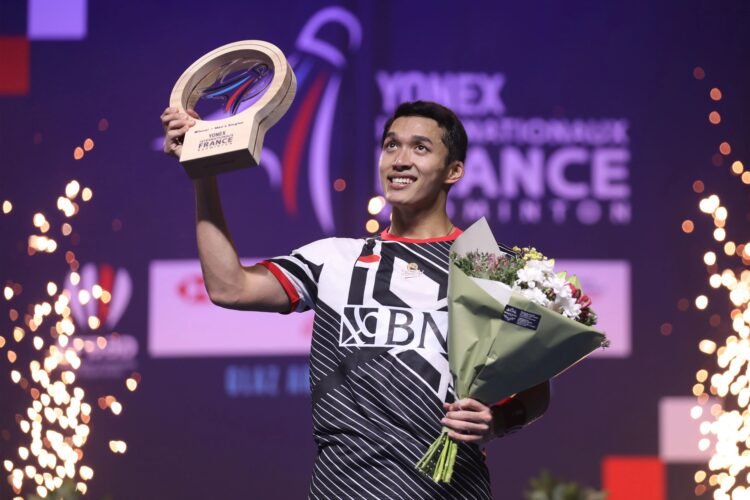 Jonatan Christie di Podium French Open 2023 (Foto: PBSI)