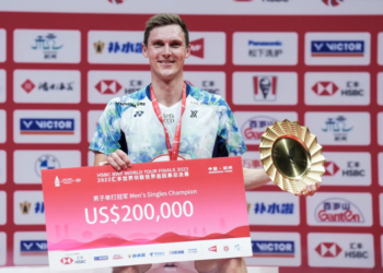 Viktor Axelsen di Podium BWF World Tour Finals 2023 (Foto: BWF)