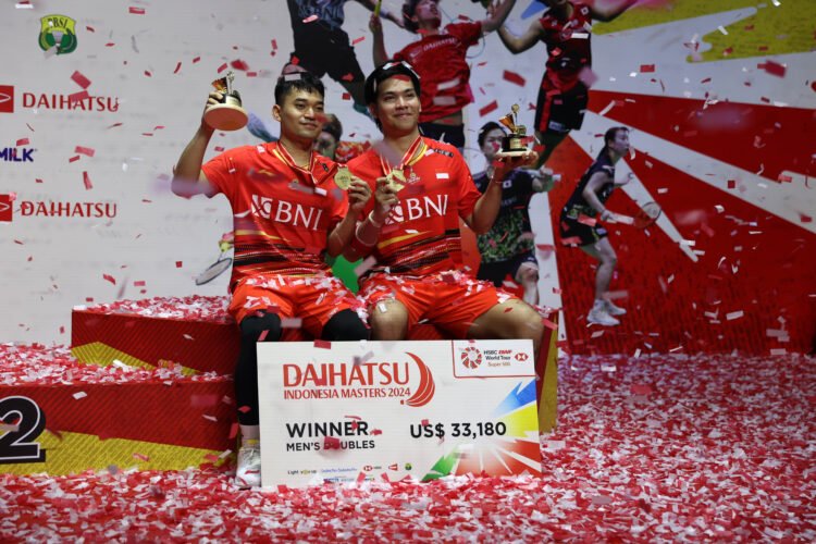 Leo Rolly Carnando/Daniel Marthin di Podium Indonesia Masters 2024 (Foto: PBSI)