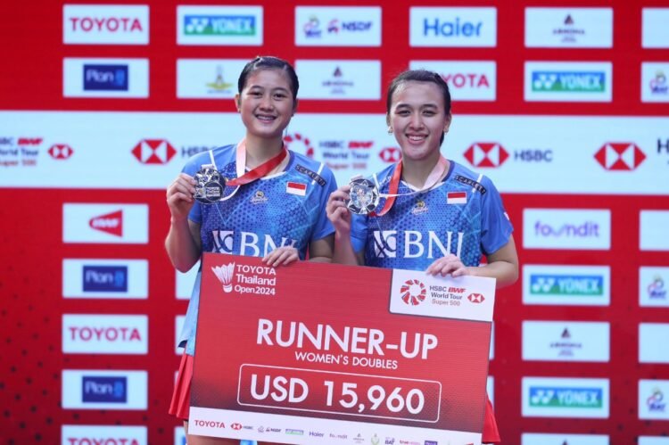 Febriana Dwipuji Kusuma/Amalia Cahaya Pratiwi di Podium Thailand Open 2024 (Foto: PBSI)