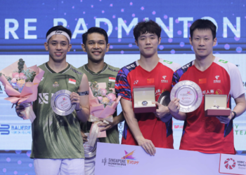 Fajar Alfian/Muhammad Rian Ardianto di Podium Singapore Open 2024 (Foto: PBSI)