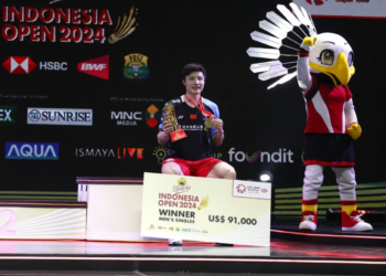 Shi Yu Qi di Podium Indonesia Open 2024 (Foto: PBSI)