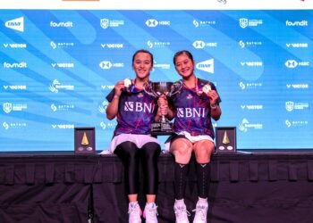Febriana Dwipuji Kusuma/Amalia Cahaya Pratiwi di Podium Australian Open 2024 (Foto: PBSI)
